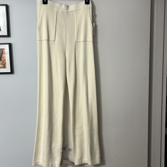 BNWT Winter White Flared Knit Pants - Picture 2 of 3